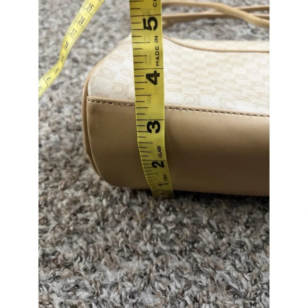 Liz Claiborne Crossbody Purse Bag‎ Beige Crème White Tan